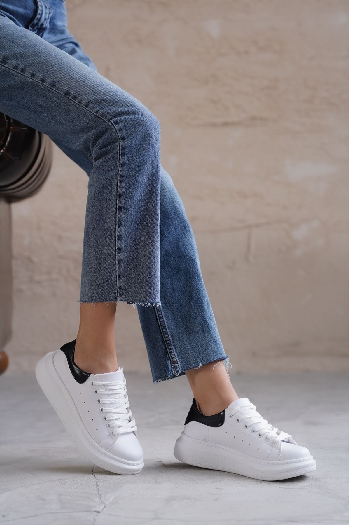 Kadın Bloom Bağcıklı Spor Ayakkabı - Beyaz-Siyah