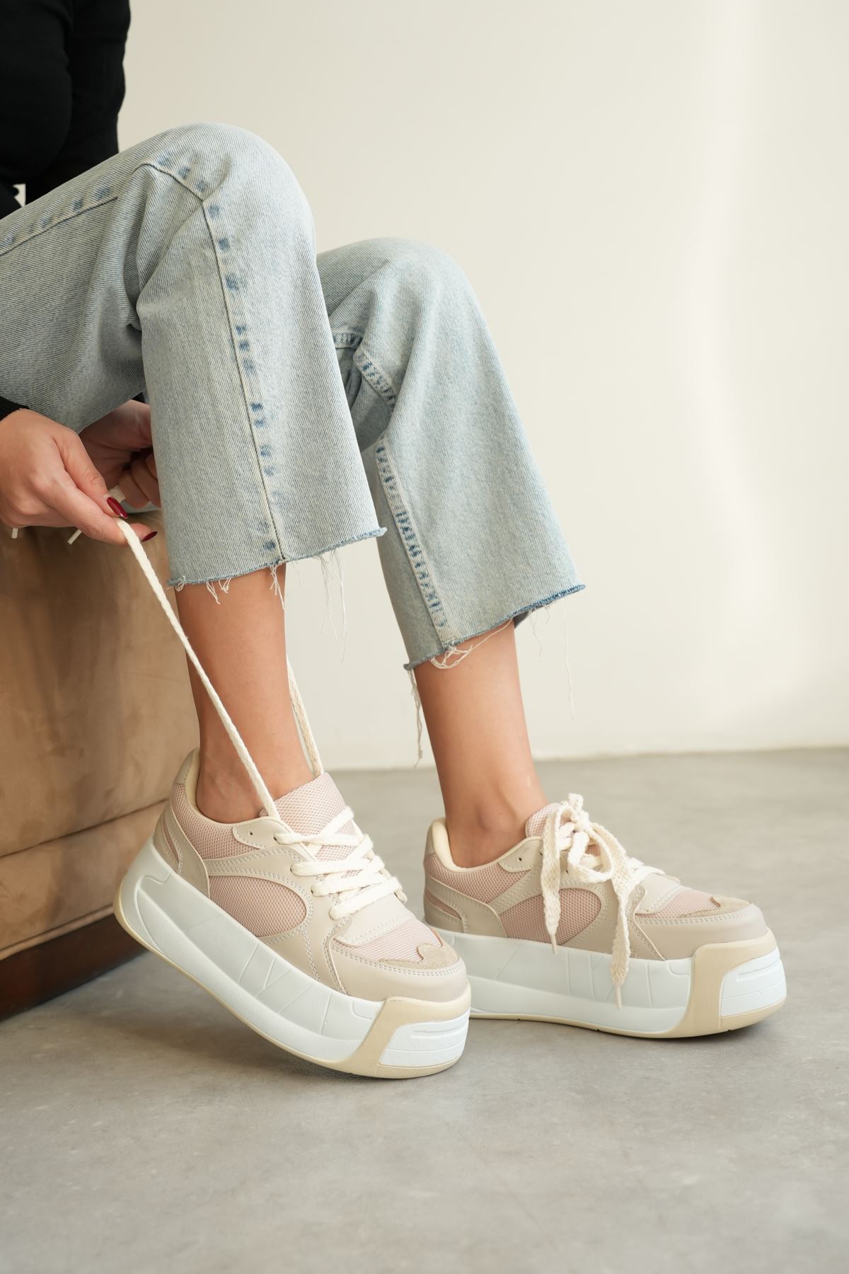 Kadın Gustov Kalın Tabanlı Spor Ayakkabı - Beyaz-Bej