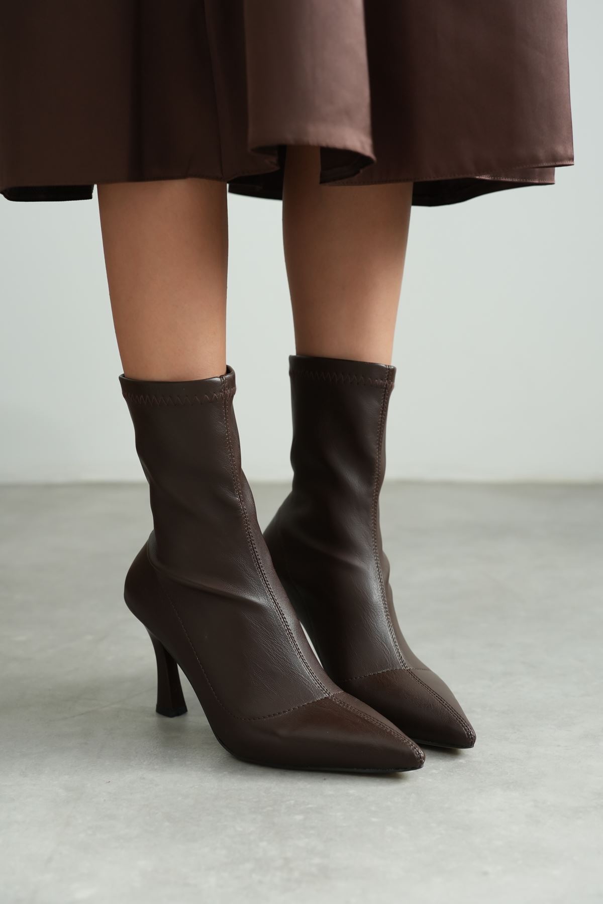 Kadın Lopez Streç Malzeme Sivri Burun Topuklu Bot - Kahve-Deri