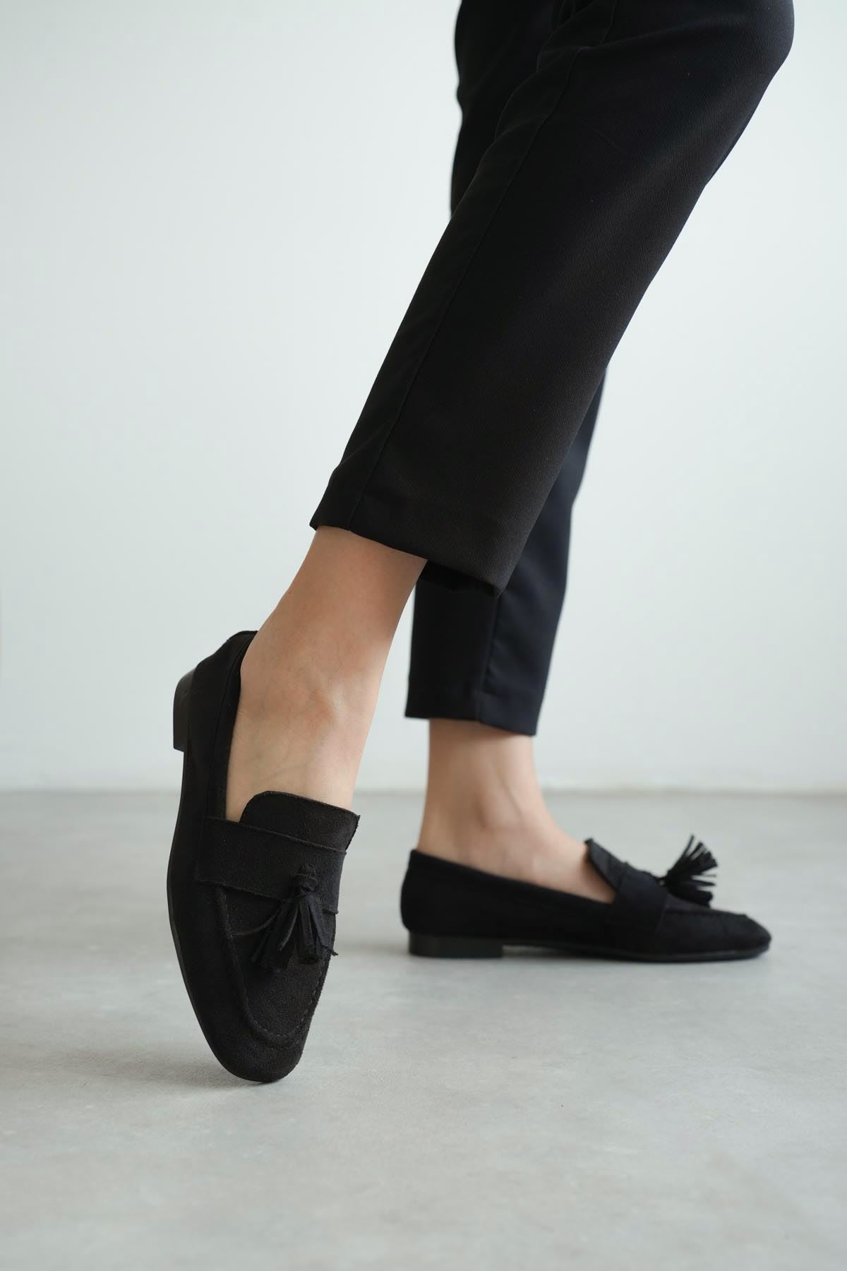 Kadın Boos Düz Taban Püsküllü Babet - Siyah Süet