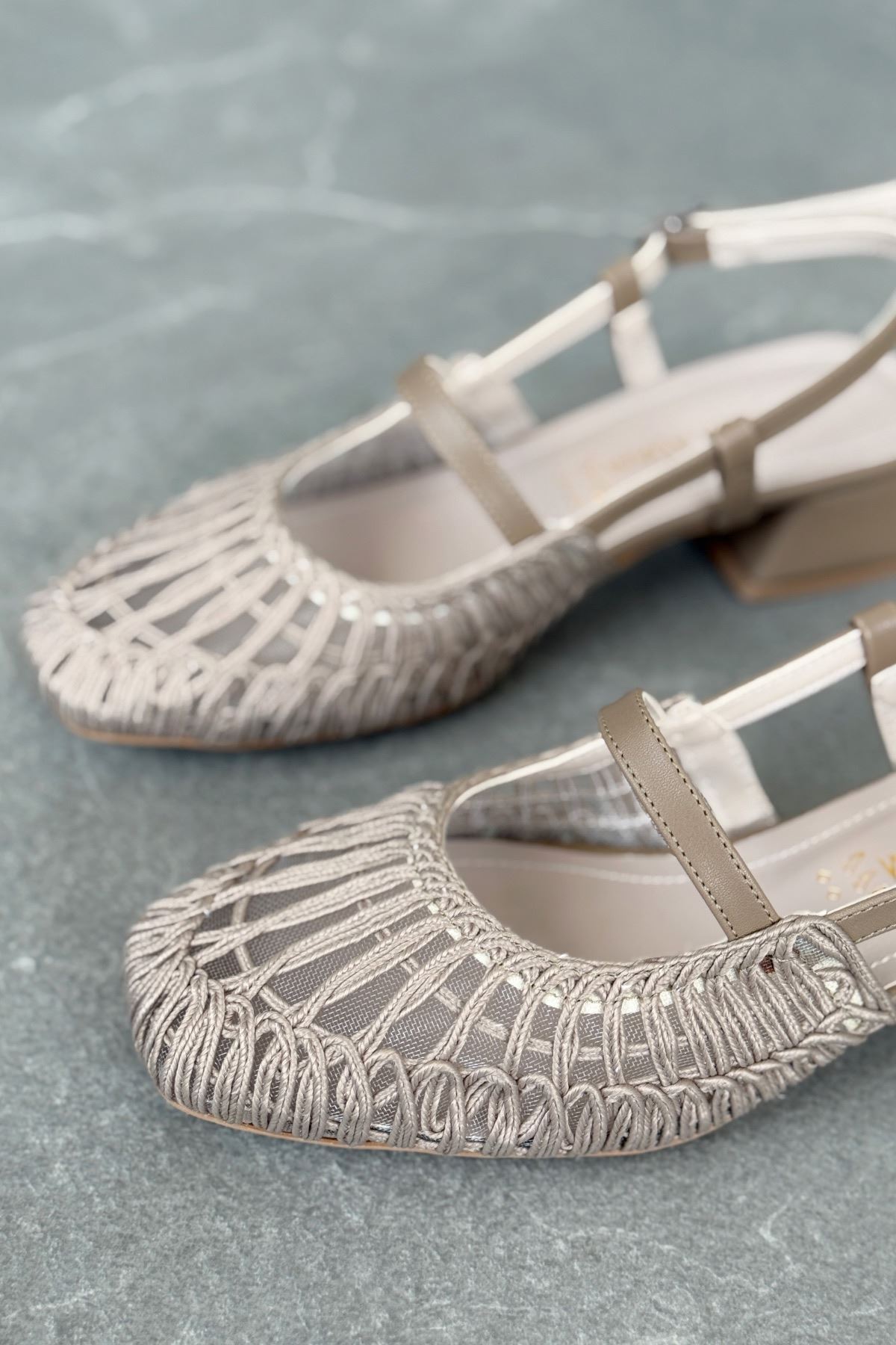 Kadın Cerny Kısa Topuklu Örgülü Ayakkabı - Vizon