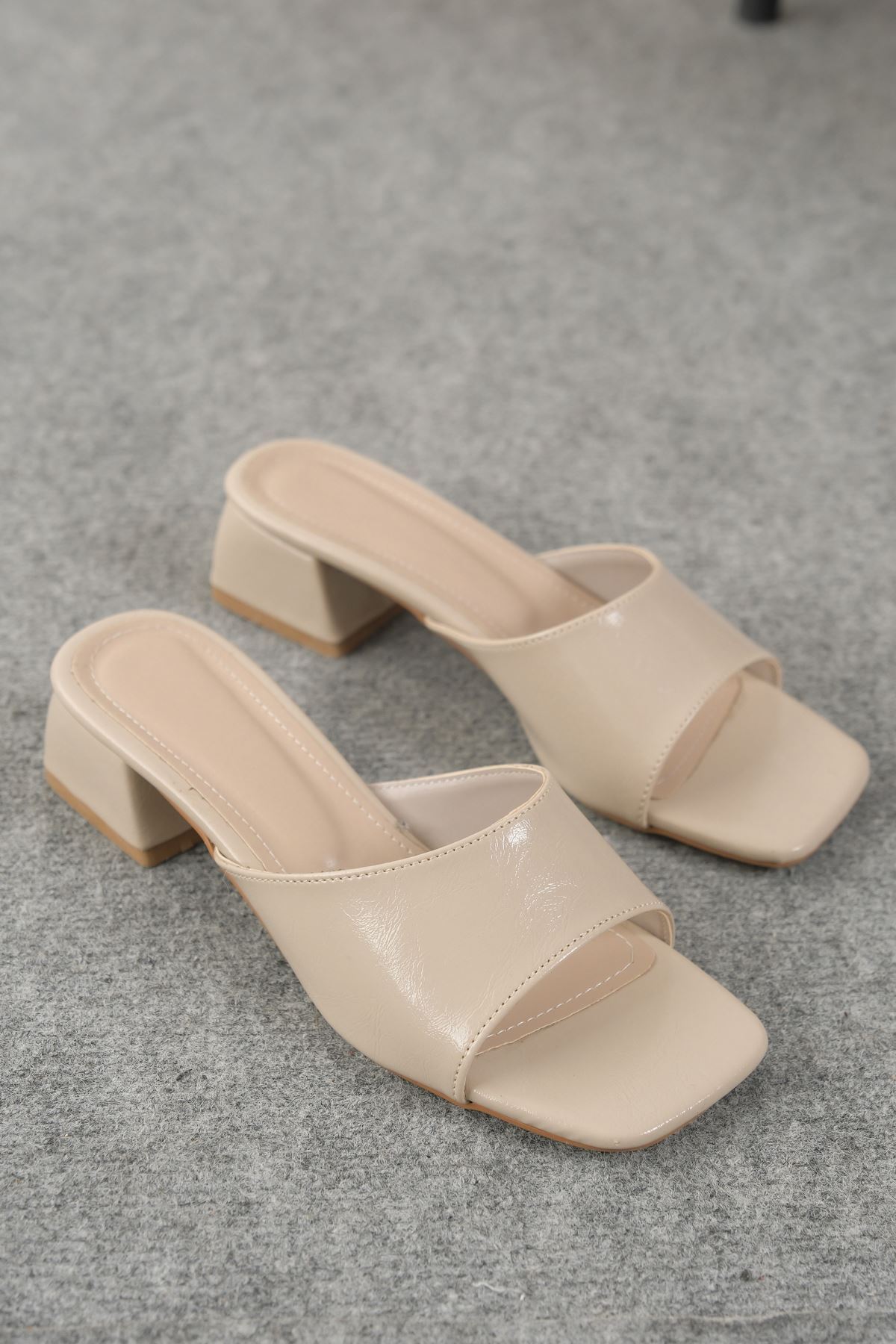 Kadın Vinor Kısa Topuklu Terlik - Ten-Rugan