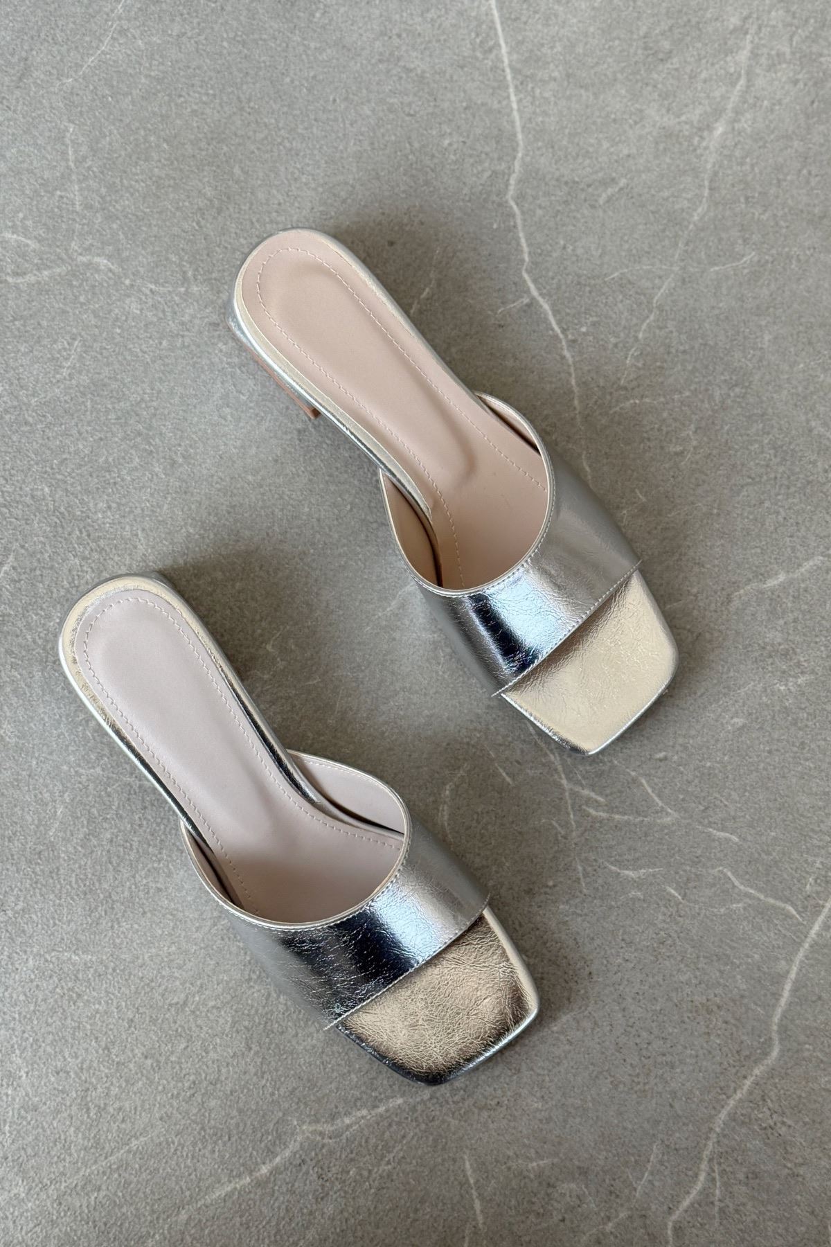 Kadın Vinor Kısa Topuklu Terlik - Gümüş