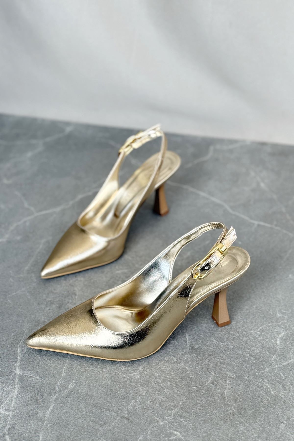 Kadın Ovis Sivri Topuklu Ayakkabı - Altın