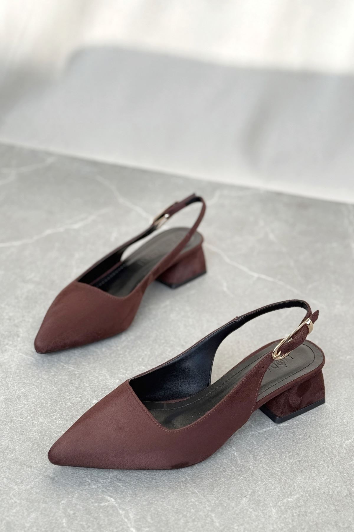 Kadın Mely Tokalı Kısa Topuklu Ayakkabı - Kahve-Süet