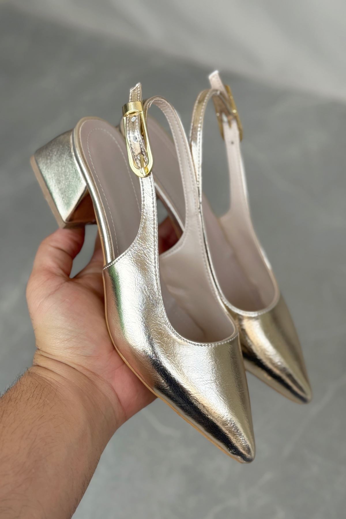 Kadın Mely Tokalı Kısa Topuklu Ayakkabı - Altın