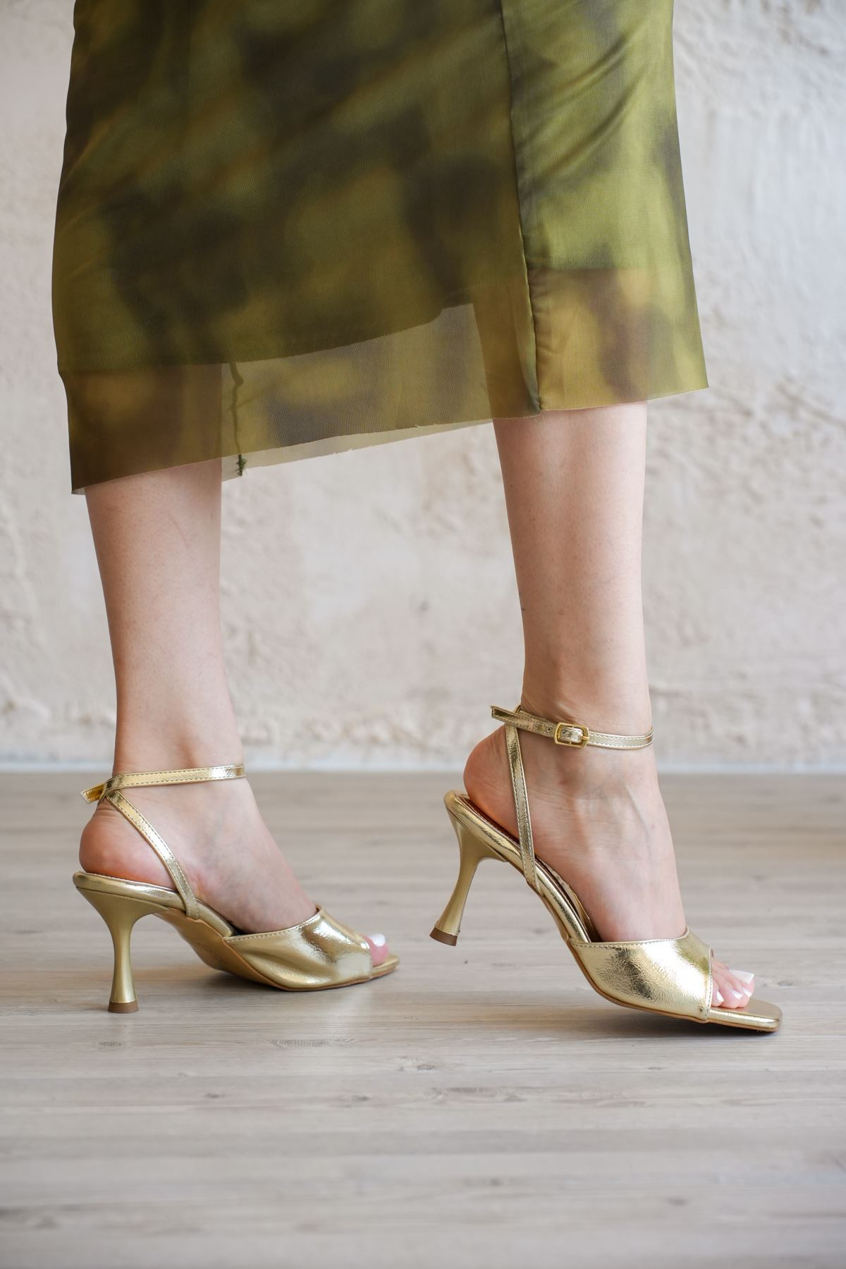 Kadın Betty Yazlık Topuklu Ayakkabı - Altın