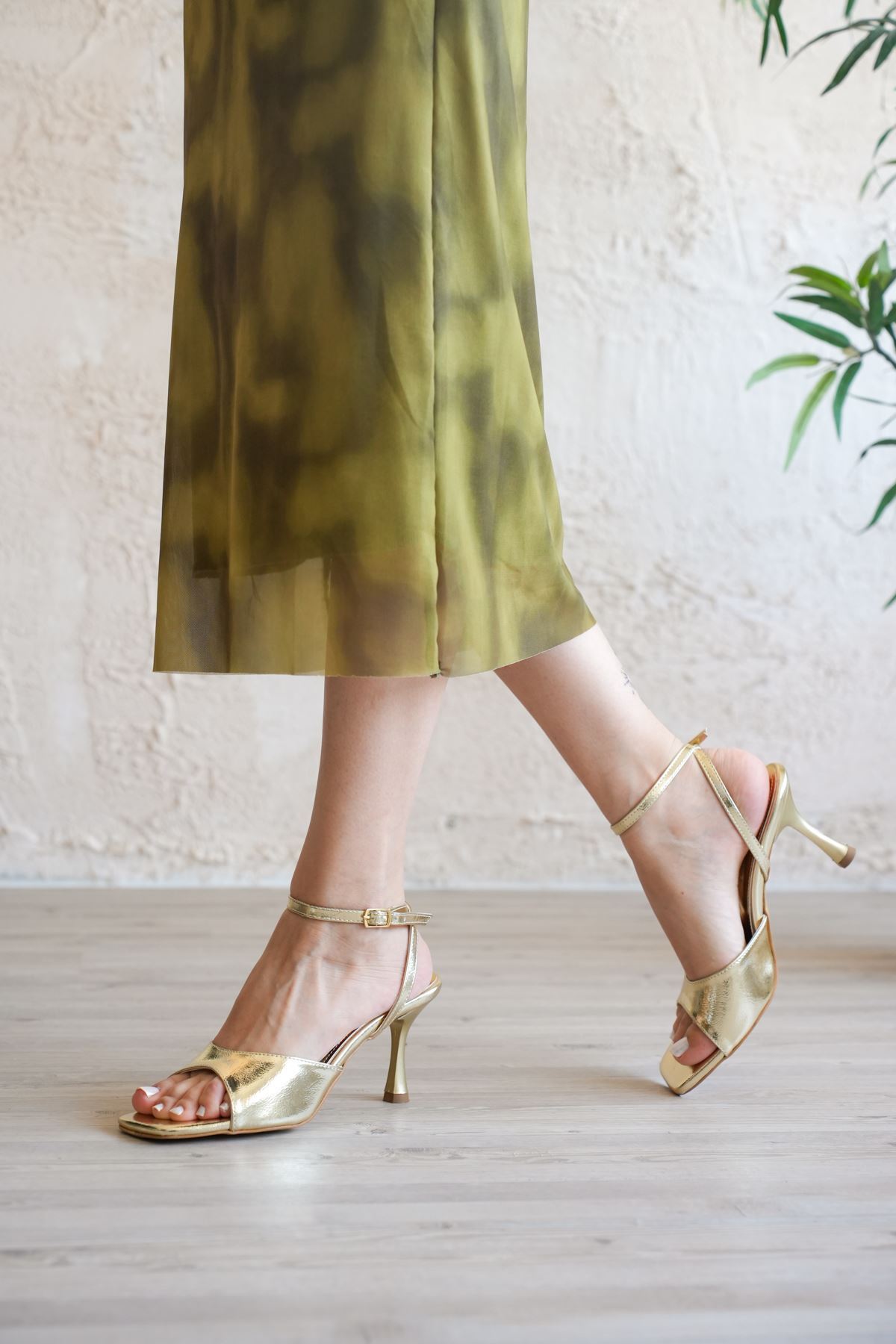 Kadın Betty Yazlık Topuklu Ayakkabı - Altın