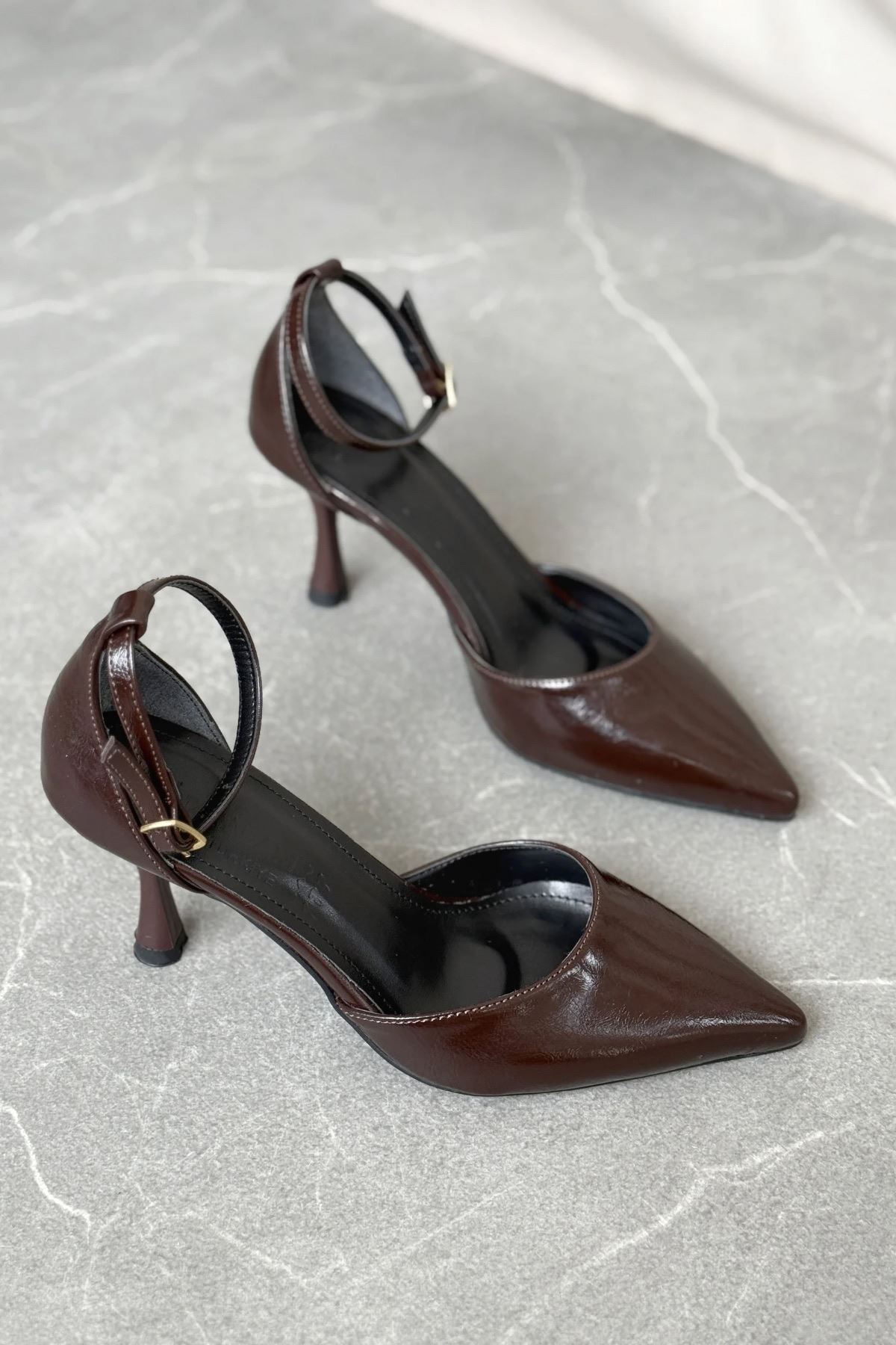 Kadın Rustik İnce Topuklu Ayakkabı - Kahve-Rugan