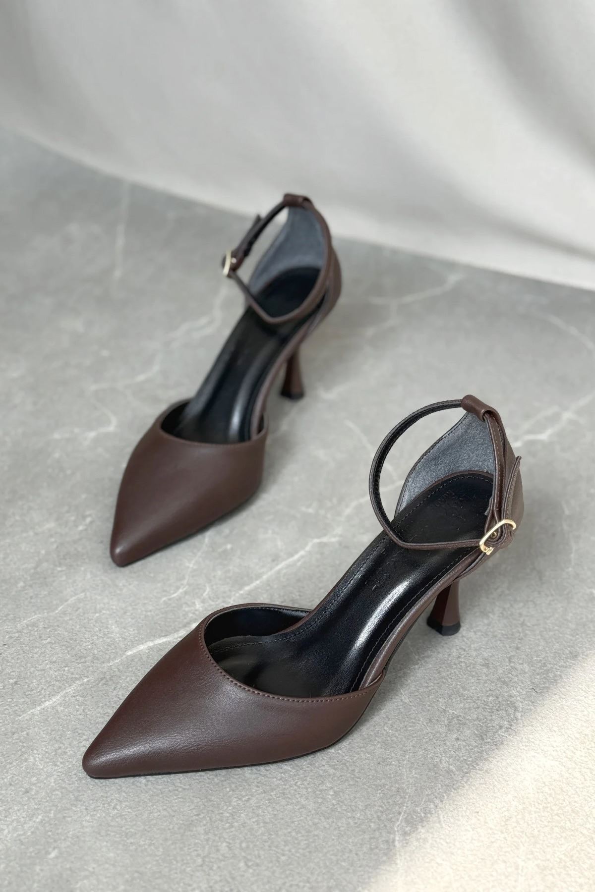 Kadın Rustik İnce Topuklu Ayakkabı - Kahve-Deri