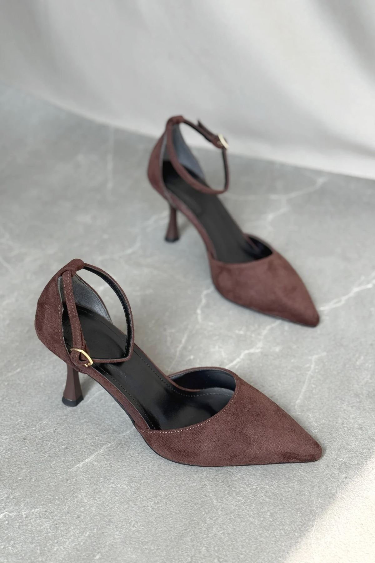 Kadın Rustik İnce Topuklu Ayakkabı - Kahve-Süet