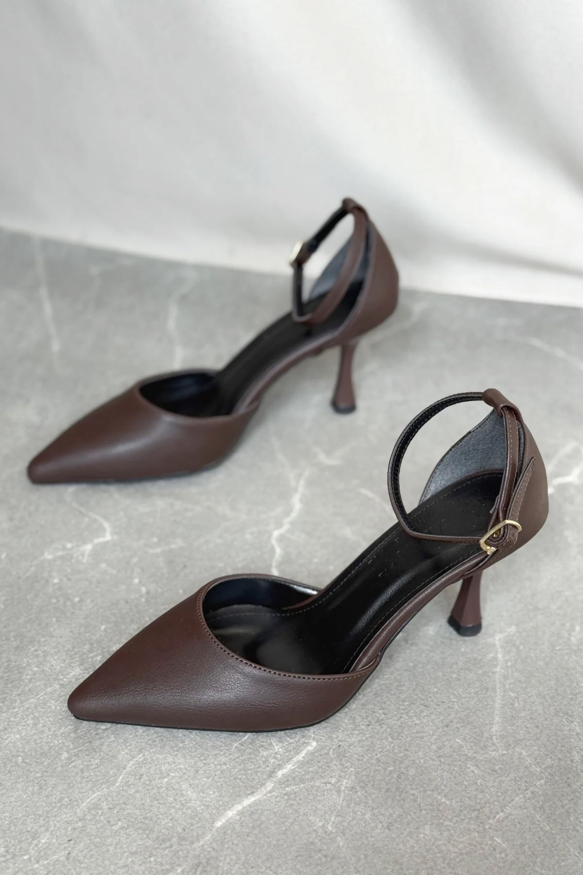 Kadın Rustik İnce Topuklu Ayakkabı - Kahve-Deri