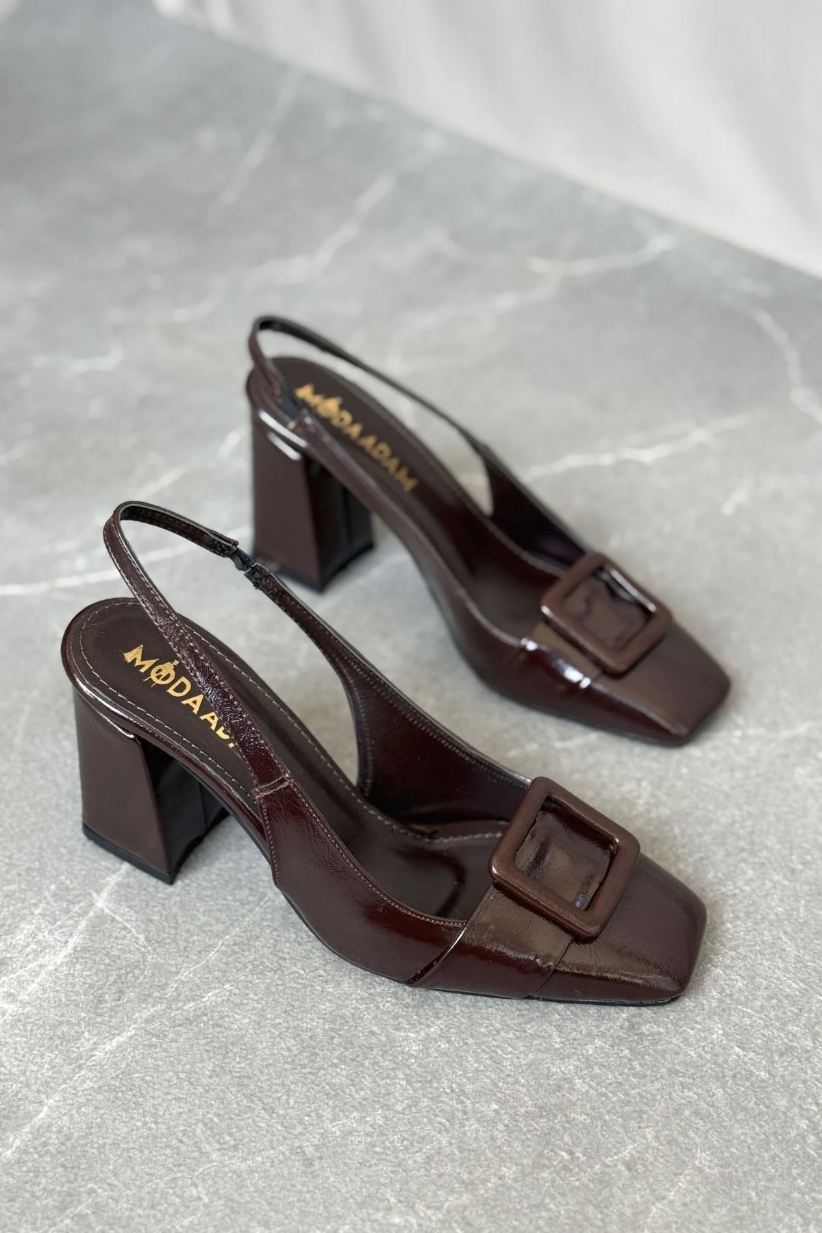 Kadın Jine  Köşe Burun Kare Toka Topuklu Ayakkabı - Kahve-Rugan