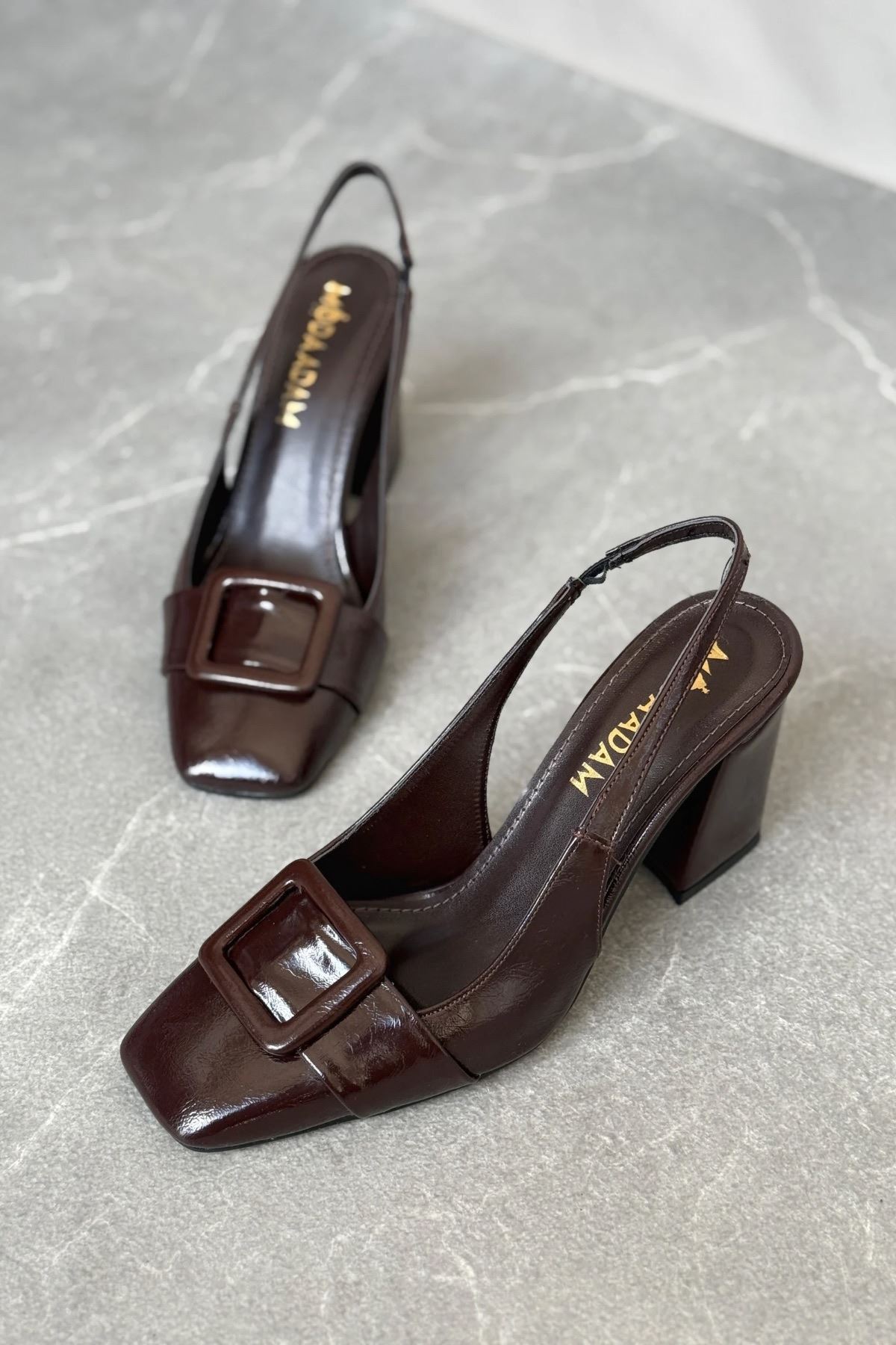 Kadın Jine  Köşe Burun Kare Toka Topuklu Ayakkabı - Kahve-Rugan