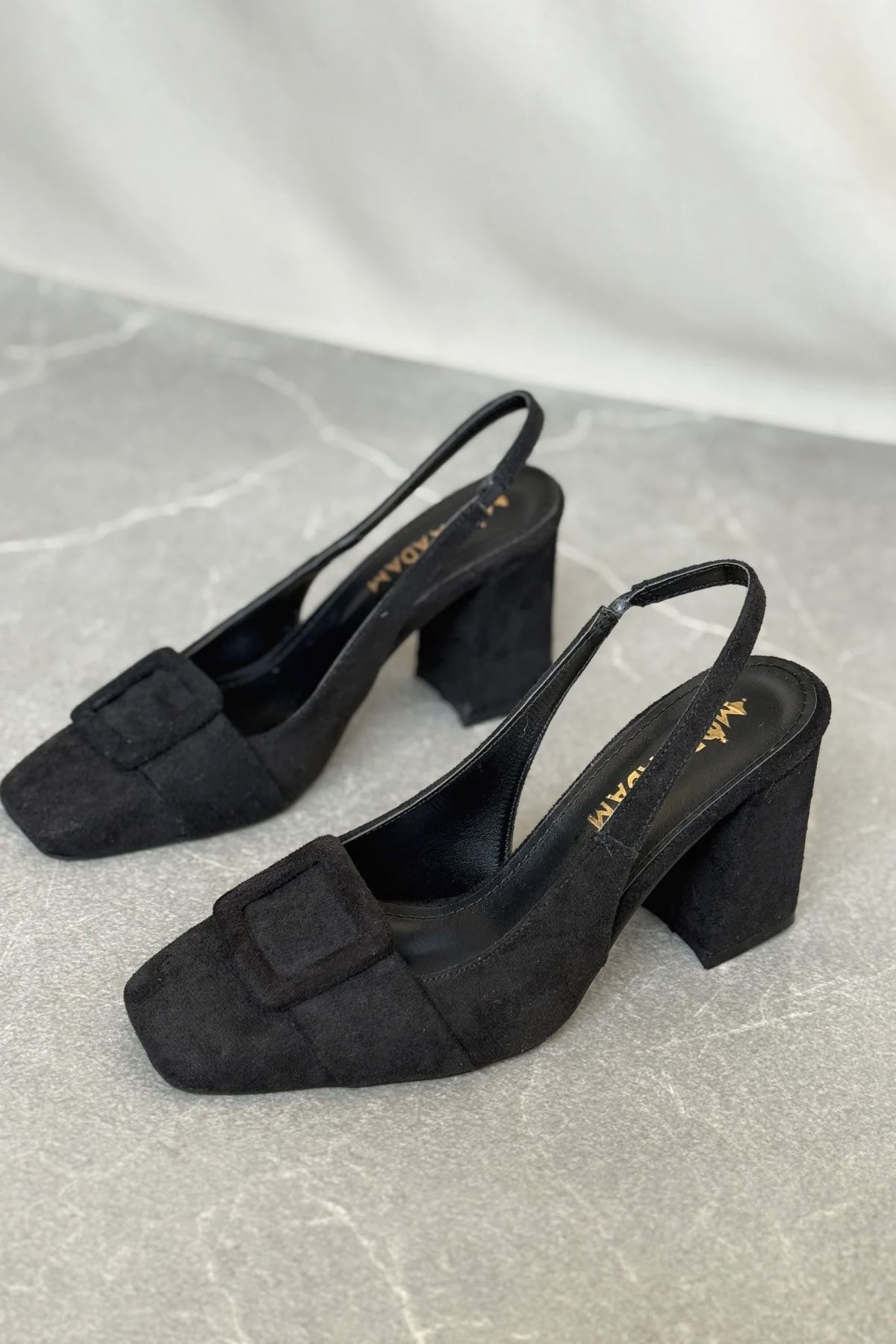 Kadın Jine  Köşe Burun Kare Toka Topuklu Ayakkabı - Siyah Süet