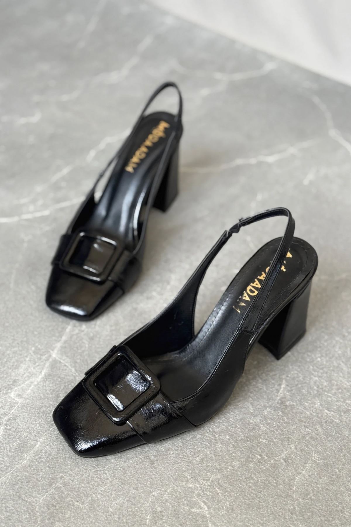 Kadın Jine  Köşe Burun Kare Toka Topuklu Ayakkabı - siyah-rugan