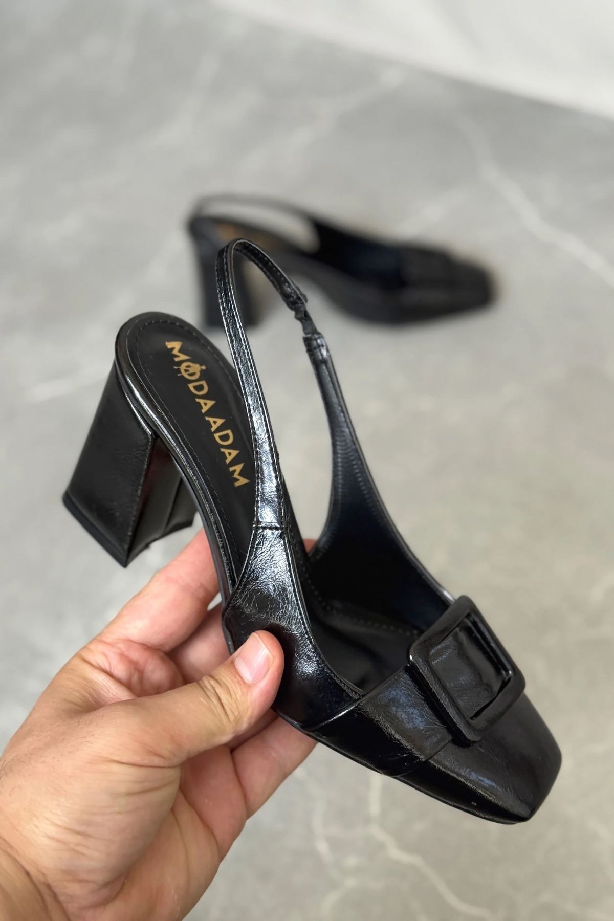 Kadın Jine  Köşe Burun Kare Toka Topuklu Ayakkabı - siyah-rugan