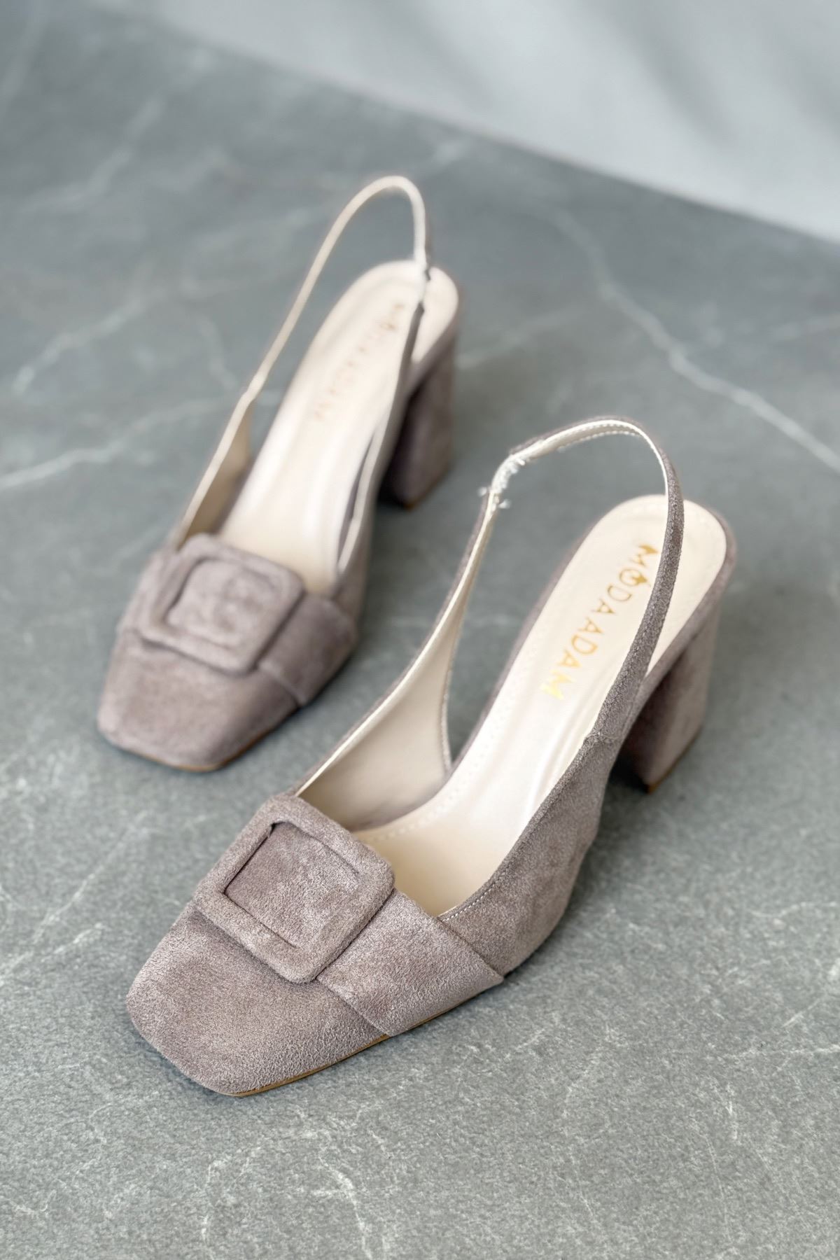 Kadın Jine  Köşe Burun Kare Toka Topuklu Ayakkabı - Vizon