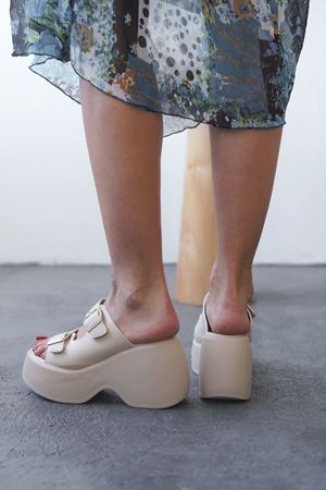 Kadın Zone Tokalı Dolgu Topuk Terlik - Ten Deri