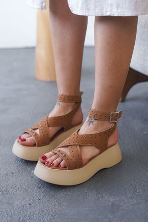 Kadın Köln Troklu Kalın Tabanlı Sandalet - Taba Süet